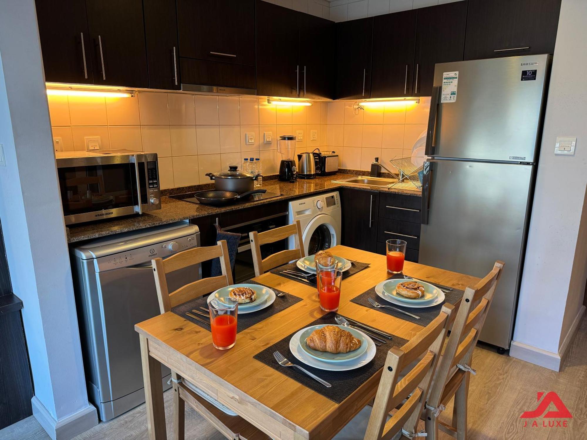 Cozy Marina & Sea View Apt In Bay Central Tower Dubai Marina With Modern Gym & Pool, Steps To Beach & Metro מראה חיצוני תמונה