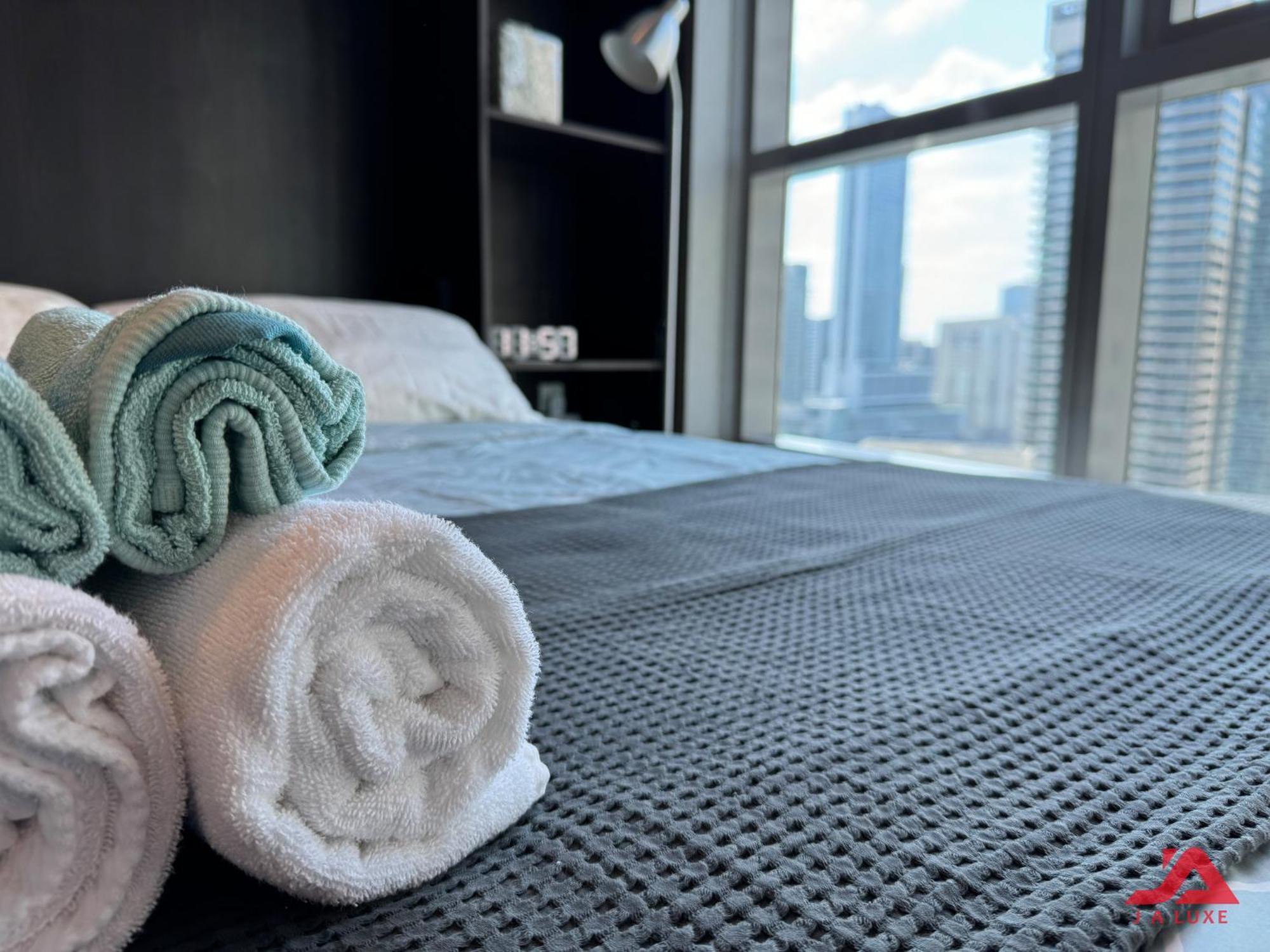 Cozy Marina & Sea View Apt In Bay Central Tower Dubai Marina With Modern Gym & Pool, Steps To Beach & Metro מראה חיצוני תמונה