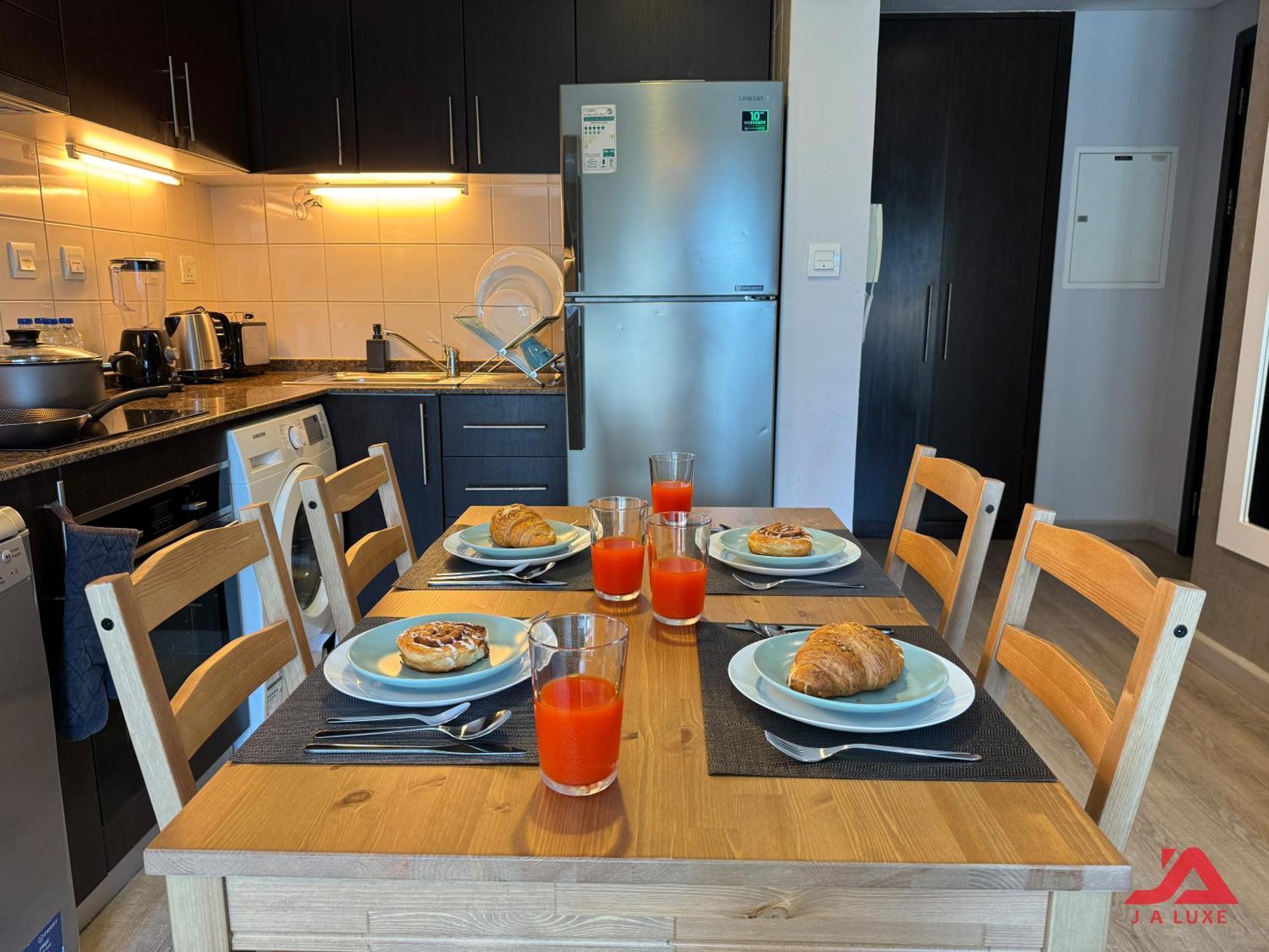 Cozy Marina & Sea View Apt In Bay Central Tower Dubai Marina With Modern Gym & Pool, Steps To Beach & Metro מראה חיצוני תמונה
