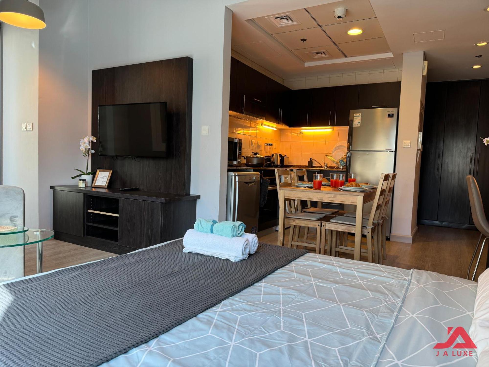 Cozy Marina & Sea View Apt In Bay Central Tower Dubai Marina With Modern Gym & Pool, Steps To Beach & Metro מראה חיצוני תמונה