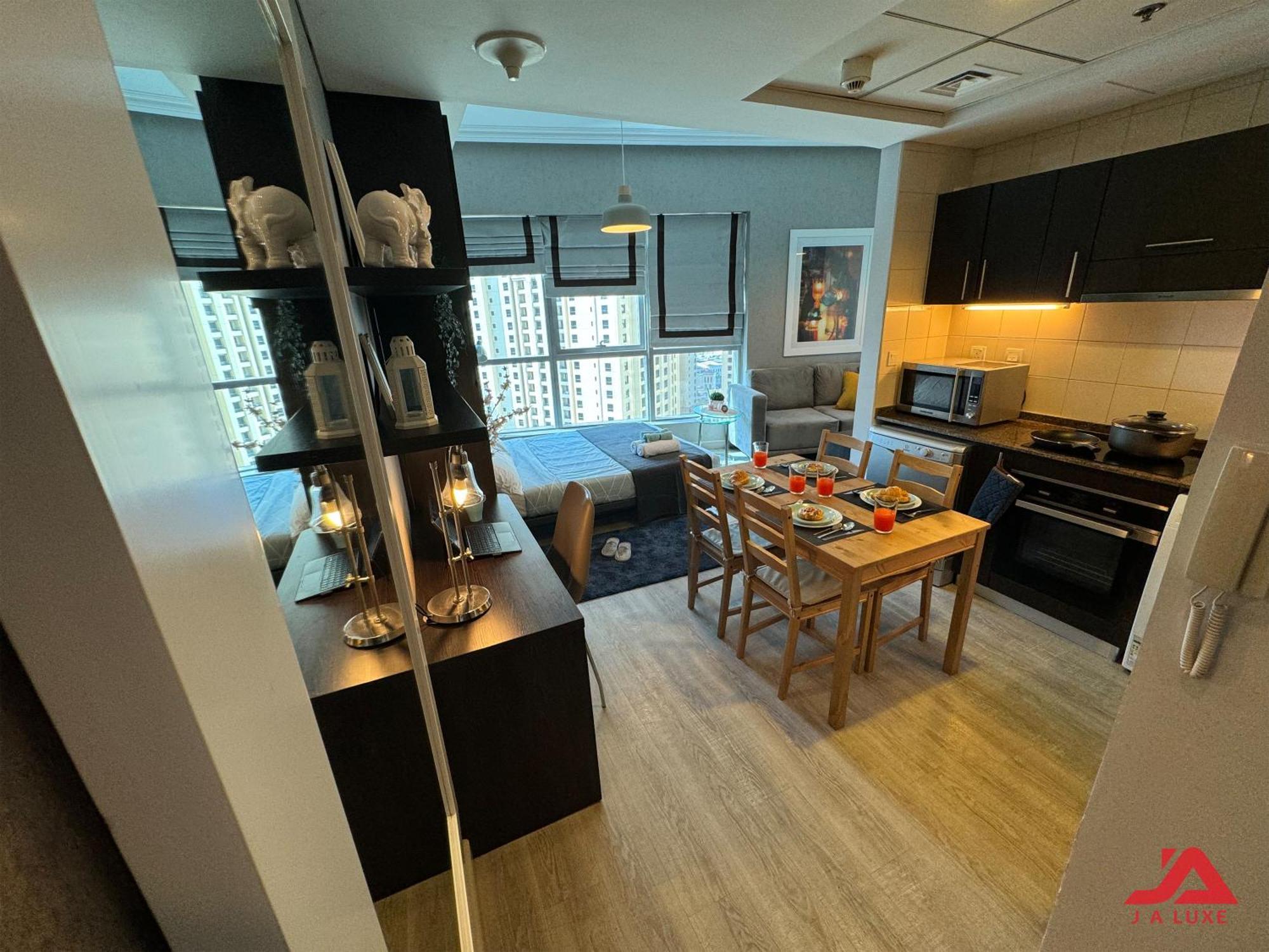 Cozy Marina & Sea View Apt In Bay Central Tower Dubai Marina With Modern Gym & Pool, Steps To Beach & Metro מראה חיצוני תמונה